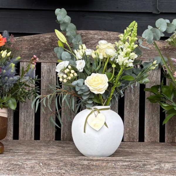Lily & Myrtle - fortnightly flower delivery Surrey banner image